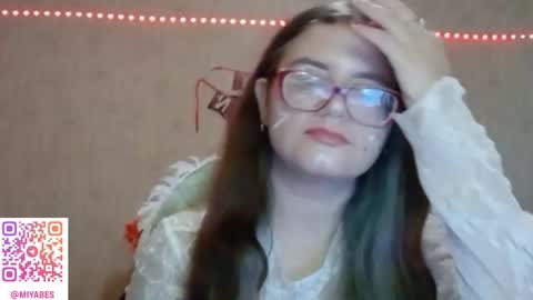 Snapshot of miyabe chatting on October 2025 07:42:01 AM Milana online show from October 2025 07:42:01 AM