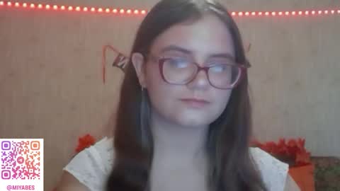 Snapshot of miyabe chatting on November 2025 10:26:01 AM Milana online show from November 2025 10:26:01 AM