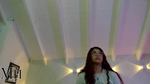 Snapshot of mizzhell_ chatting on October 2025 12:38:02 PM mizzhell_ online show from October 2025 12:38:02 PM