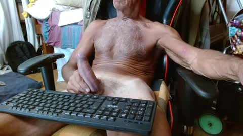 Snapshot of mjmadurengue chatting on December 2024 01:03:02 AM Mario jose online show from December 2024 01:03:02 AM