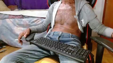 Snapshot of mjmadurengue chatting on December 2024 09:44:02 PM Mario jose online show from December 2024 09:44:02 PM