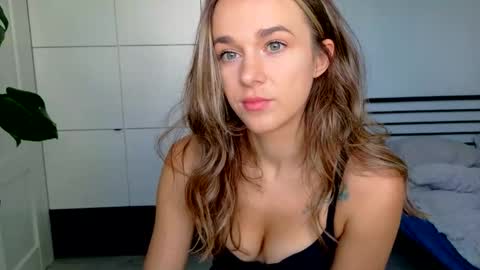 Snapshot of mmminnie chatting on September 2025 10:08:01 AM mmminnie online show from September 2025 10:08:01 AM