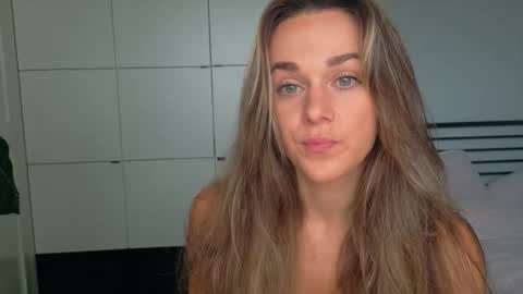 Snapshot of mmminnie chatting on October 2025 12:08:02 PM mmminnie online show from October 2025 12:08:02 PM