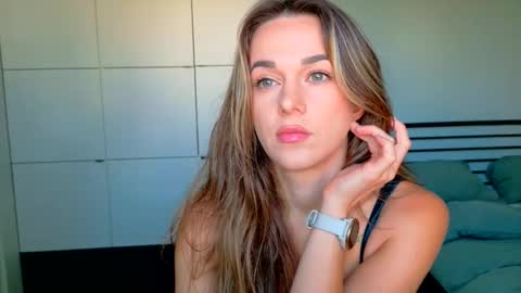 Snapshot of mmminnie chatting on November 2025 01:34:02 PM mmminnie online show from November 2025 01:34:02 PM