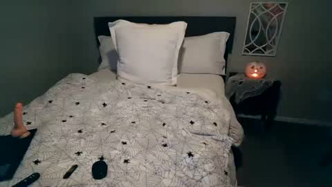 Snapshot of mmmmmwah chatting on October 2025 08:35:01 AM Angel online show from October 2025 08:35:01 AM