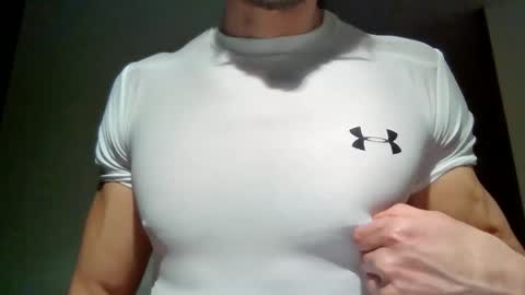 Snapshot of mmuscularman chatting on March 2025 05:33:01 AM mmuscularman online show from March 2025 05:33:01 AM