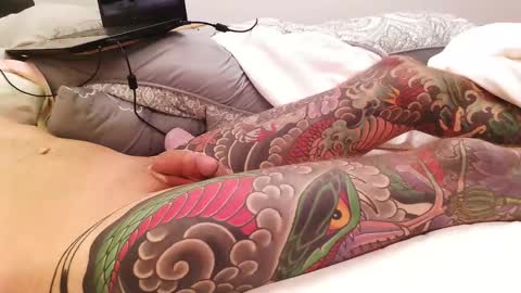 moeron40 online show from October 2025 04:53:02 AM