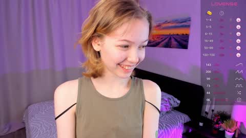 Snapshot of moirebroady chatting on January 2025 05:40:02 PM Laura online show from January 2025 05:40:02 PM