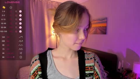 Snapshot of moirebroady chatting on February 2025 08:17:02 PM Laura online show from February 2025 08:17:02 PM