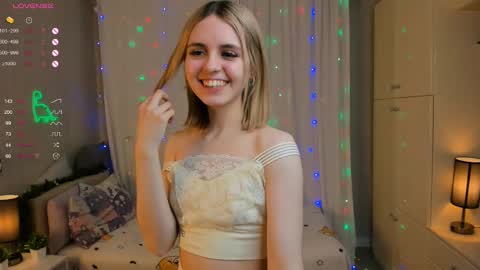 Snapshot of moirebroady chatting on February 2025 01:09:01 AM Laura online show from February 2025 01:09:01 AM