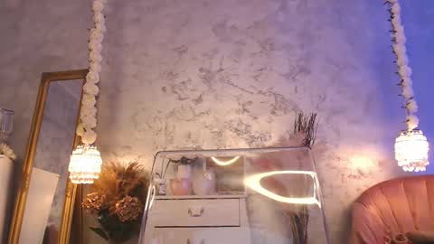 Moly online show from October 2025 06:32:02 AM