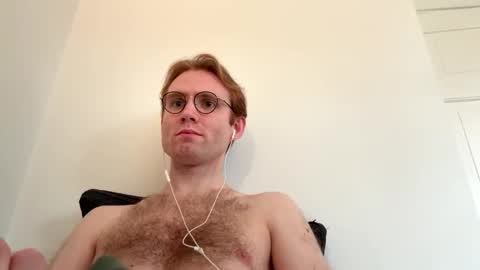 Snapshot of molliter chatting on October 2025 03:35:01 PM molliter online show from October 2025 03:35:01 PM