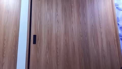 Molly online show from October 2025 11:27:02 PM