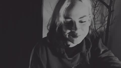 Molly Crow online show from January 2025 10:41:02 PM