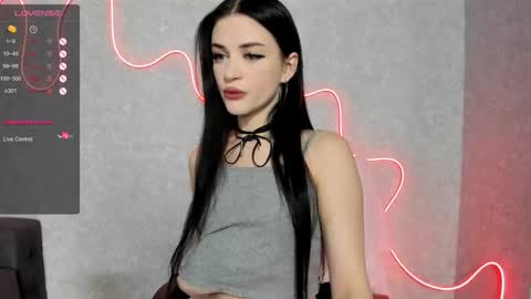 Snapshot of molly_crystall chatting on October 2025 04:02:02 AM Molly - online show from October 2025 04:02:02 AM