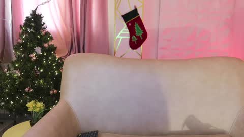   MOLLY   online show from December 2024 03:35:01 PM