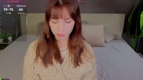 Snapshot of molly_rougge chatting on November 2025 12:31:02 AM Molly online show from November 2025 12:31:02 AM