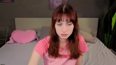 Snapshot of molly_rougge chatting on November 2025 12:22:02 AM Molly online show from November 2025 12:22:02 AM