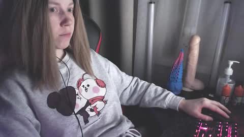 I have new photos come and see with love Molly online show from January 2025 09:35:02 PM