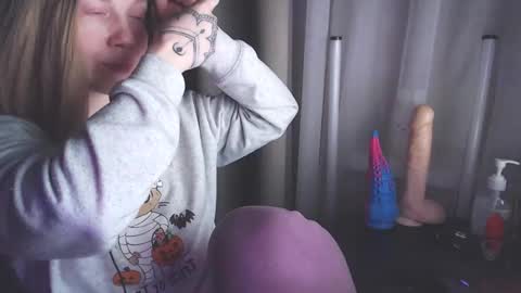 I have new photos come and see with love Molly online show from January 2025 03:39:02 PM