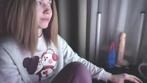 I have new photos come and see with love Molly online show from January 2025 09:19:01 PM