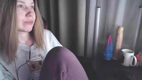 I have new photos come and see with love Molly online show from January 2025 05:40:02 AM
