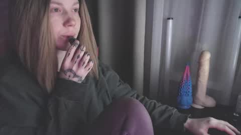 I have new photos come and see with love Molly online show from January 2025 05:01:01 PM