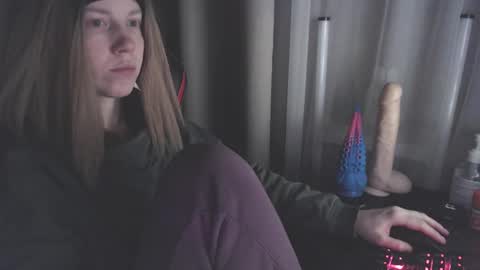 I have new photos come and see with love Molly online show from January 2025 08:04:01 PM