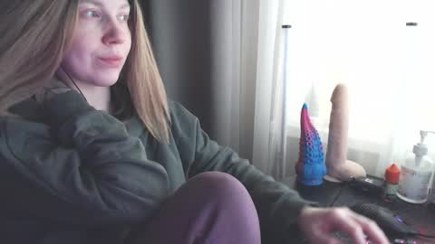 I have new photos come and see with love Molly online show from January 2025 10:11:02 AM