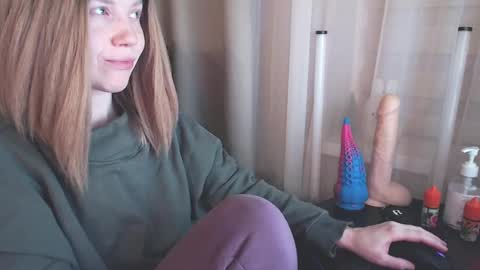 I have new photos come and see with love Molly online show from January 2025 07:04:01 PM