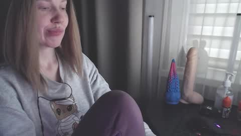 I have new photos come and see with love Molly online show from January 2025 10:19:01 AM