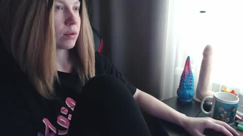 I have new photos come and see with love Molly online show from March 2025 10:51:01 AM