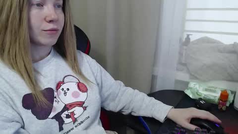 I have new photos come and see with love Molly online show from October 2025 09:21:02 AM