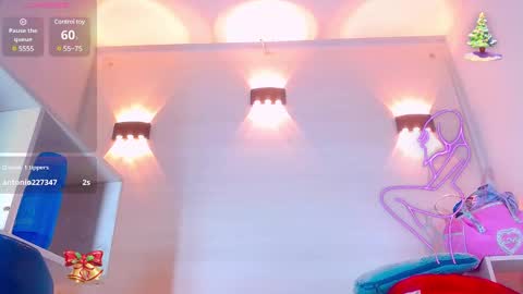 Snapshot of molly_spears chatting on January 2025 05:52:02 PM Molly Spears online show from January 2025 05:52:02 PM