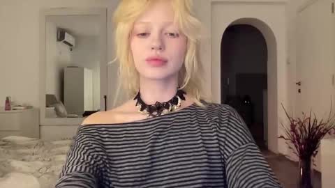 Snapshot of mollycodle chatting on September 2025 07:58:02 PM Goddess Katherine online show from September 2025 07:58:02 PM