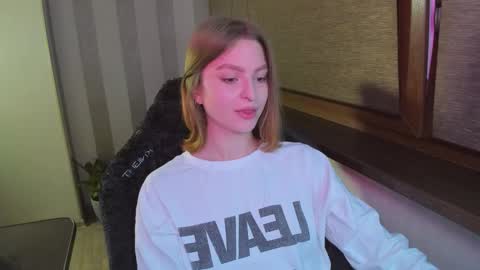 Snapshot of mollydangerous chatting on November 2025 05:01:02 PM Taisha online show from November 2025 05:01:02 PM