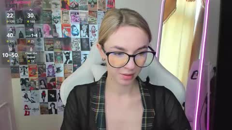Molly online show from September 2025 01:18:02 AM