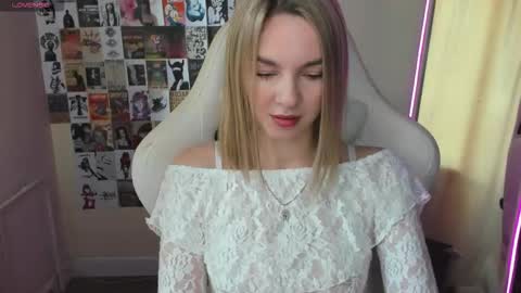 Molly online show from September 2025 01:21:01 AM