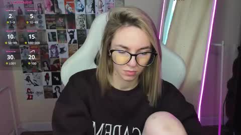 Molly online show from October 2025 01:37:02 AM