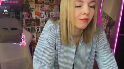 Molly online show from October 2025 01:35:01 AM