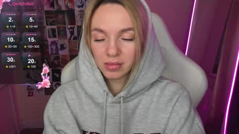 Molly online show from October 2025 12:49:02 AM