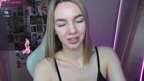 Molly online show from October 2025 01:20:02 AM