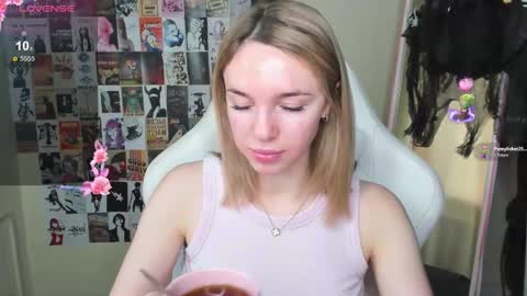 Molly online show from November 2025 08:49:01 AM