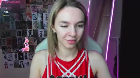 Molly online show from November 2025 01:05:02 AM