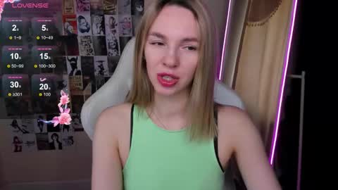 Molly online show from November 2025 08:47:02 AM