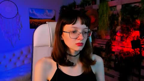 mollyjiggles online show from September 2025 12:39:01 PM