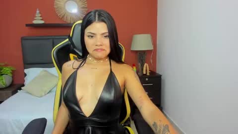 mollylove_ online show from September 2025 11:58:01 AM