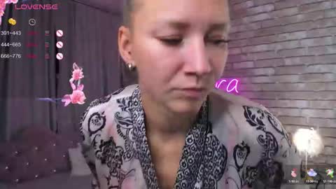 Snapshot of mollynay chatting on October 2025 01:25:02 AM hi im Molly heregreat boobs big heart warm pussy online show from October 2025 01:25:02 AM