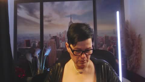 MollySun Nina Randmann online show from September 2025 05:59:01 PM