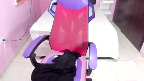 call me slut online show from March 2025 06:00:01 PM